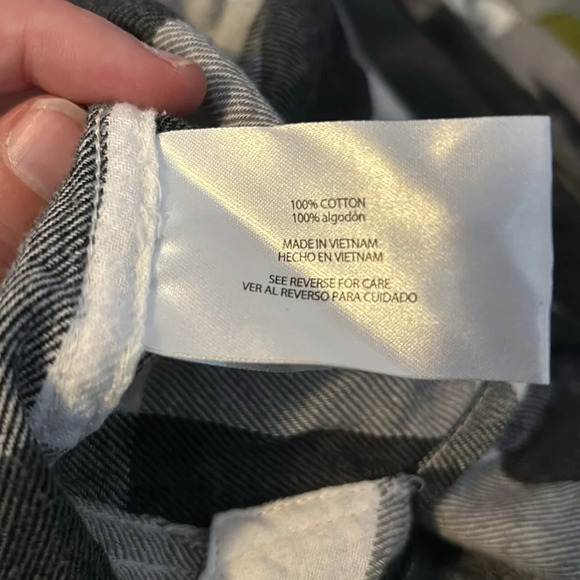 Woolrich women’s black and white flannel button down shirt size large - Picture 8 of 8